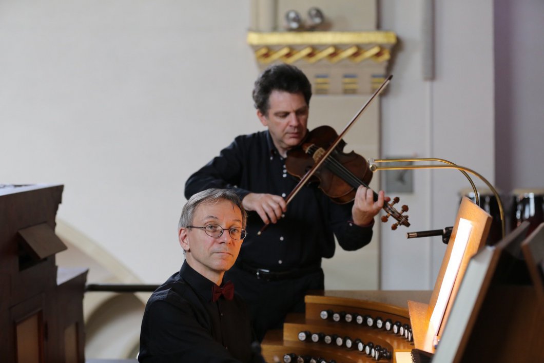 Bratsjisten Semjon Kalinowsky (Ukraina/Tyskland) og organisten Guy Poupart (Luxemburg/Norge) 