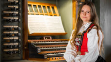 Organist Victoria Ulriksen. Foto: Levent Ultanur.