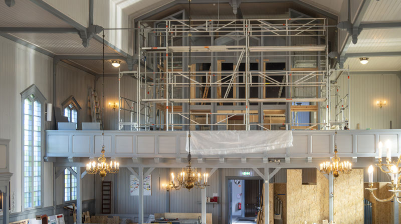 Rammen for orgelet males