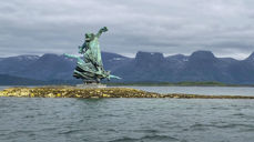 Statue av Petter Dass: Petter på skjæret, kunstner: Frode Lillesund