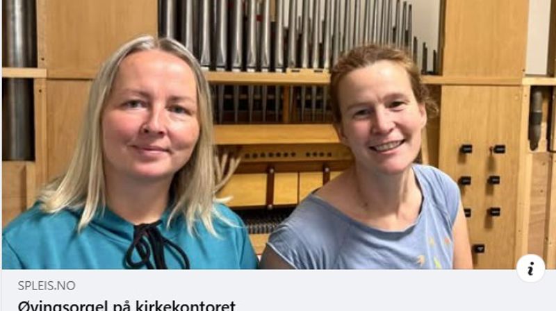 Øvingsorgel på kirkekontoret