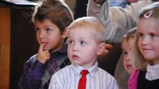 Frå utdeling av 4-årsbok- eit trusopplæringstiltak