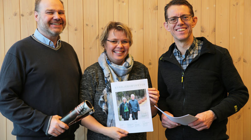 Bjørn Moe, Anne Sofie N. Uthaug og Geir Øy er glad for å kunne presentere dei nye blada.