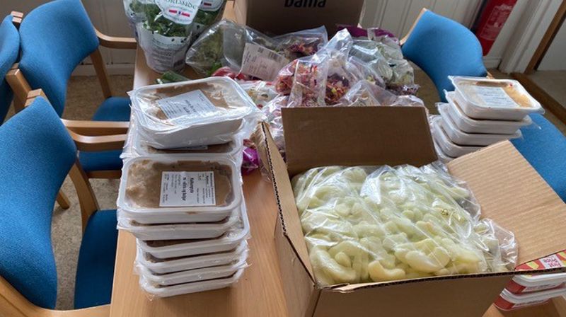 Matutdeling på Gjøfjell