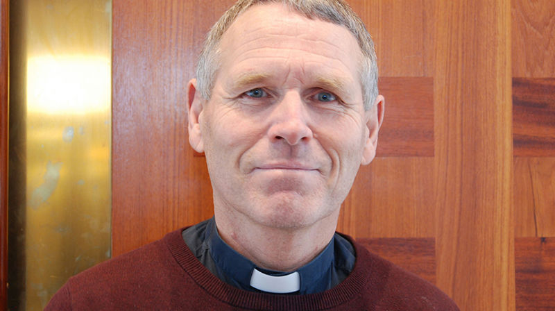 Sokneprestene Svein Hunnestad og Knut Grønvik snakker om spreke temaer onsdag 20. mars