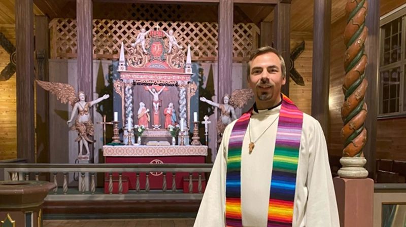 Geir Wiknes begynner som sokneprest i Svennes, Tingnes og Ulnes sokn 1. august 2025. Foto: Privat