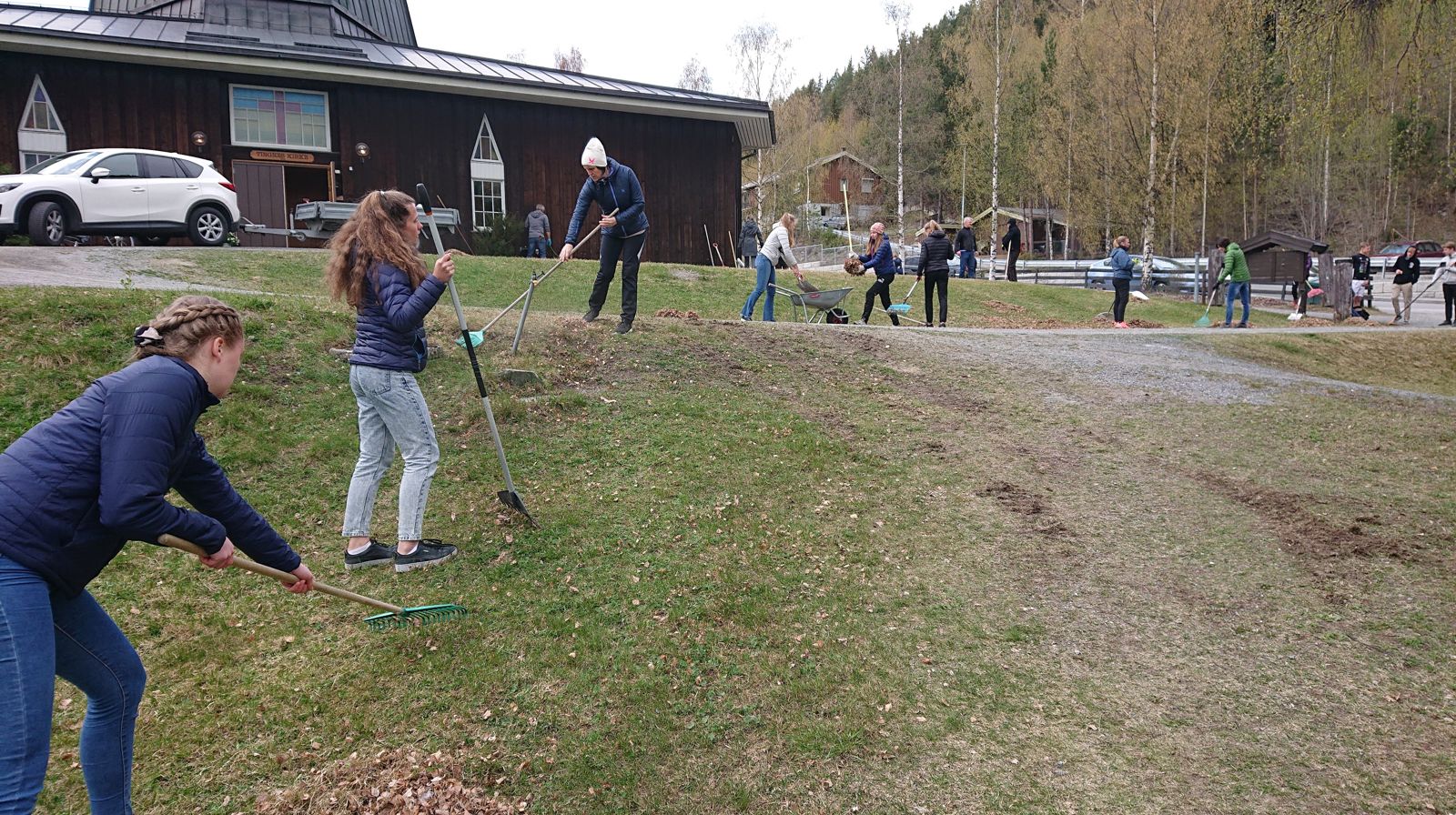 DUGNADER PÅ KIRKEGÅRDENE I NORD-AURDAL 2025