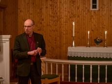 Biskop Olav Øygard i Skarsvåg kirke i oktober