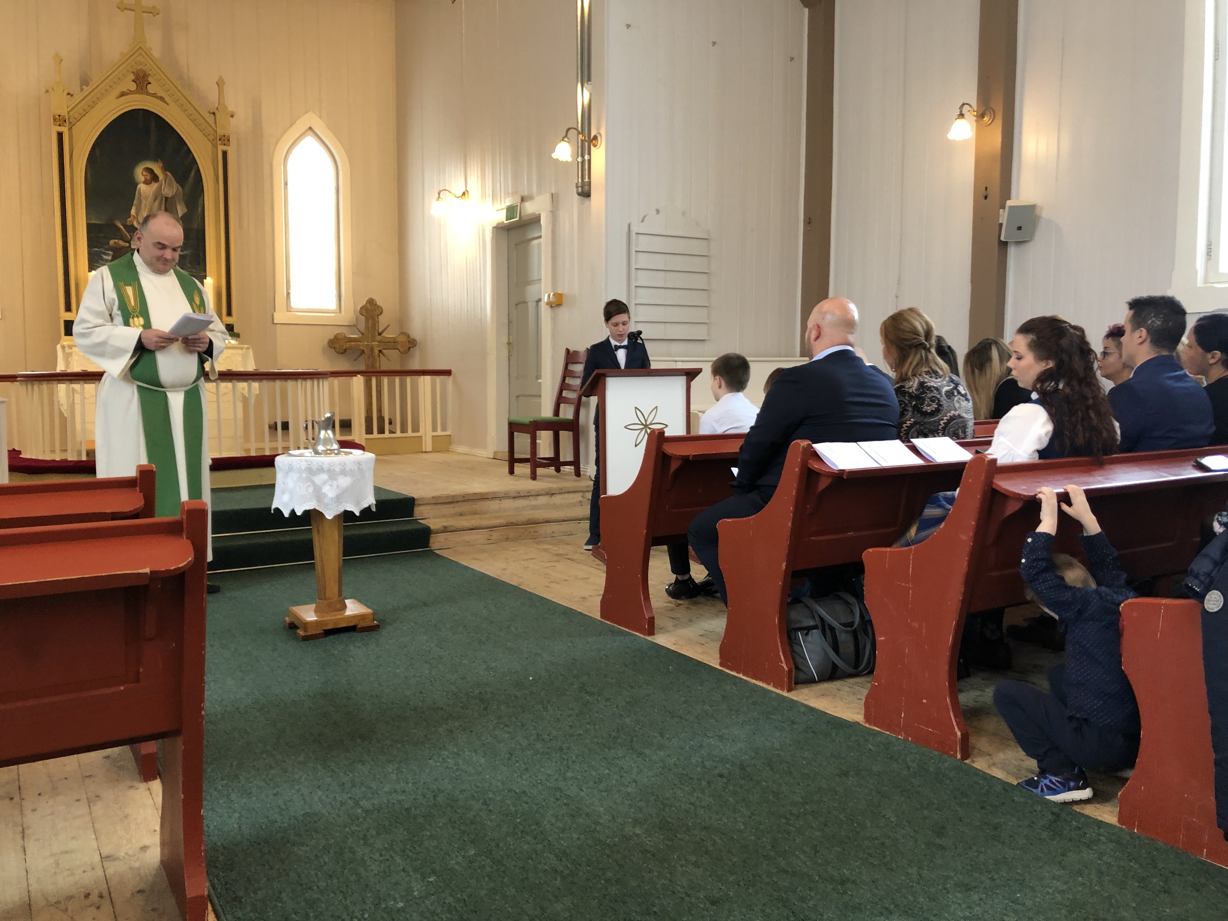 Dåp i Honningsvåg kirke. Foto: Niels Westphal