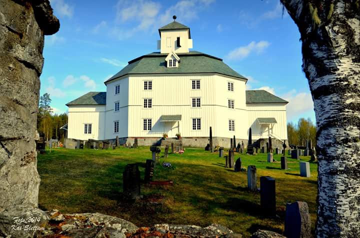 Åmot kirke - Moavegen 89, 2880 Nord Torpa