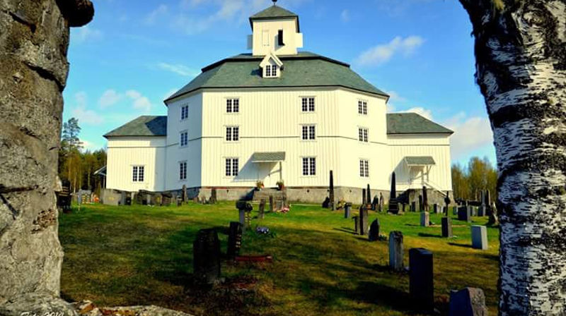 Åmot kirke - Moavegen 89, 2880 Nord Torpa