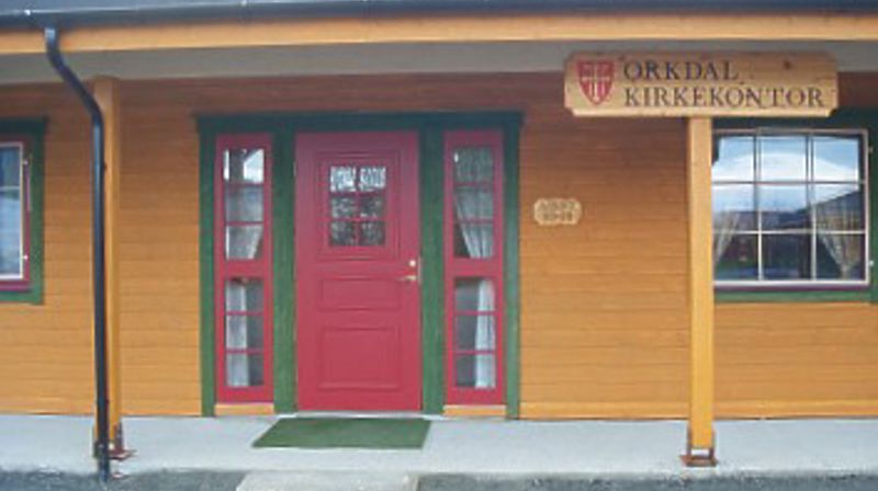 Kirkekontorene i Orkland fysisk stengt