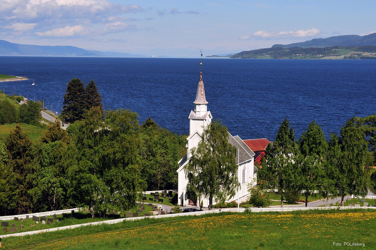 Om Geitastrand kirke