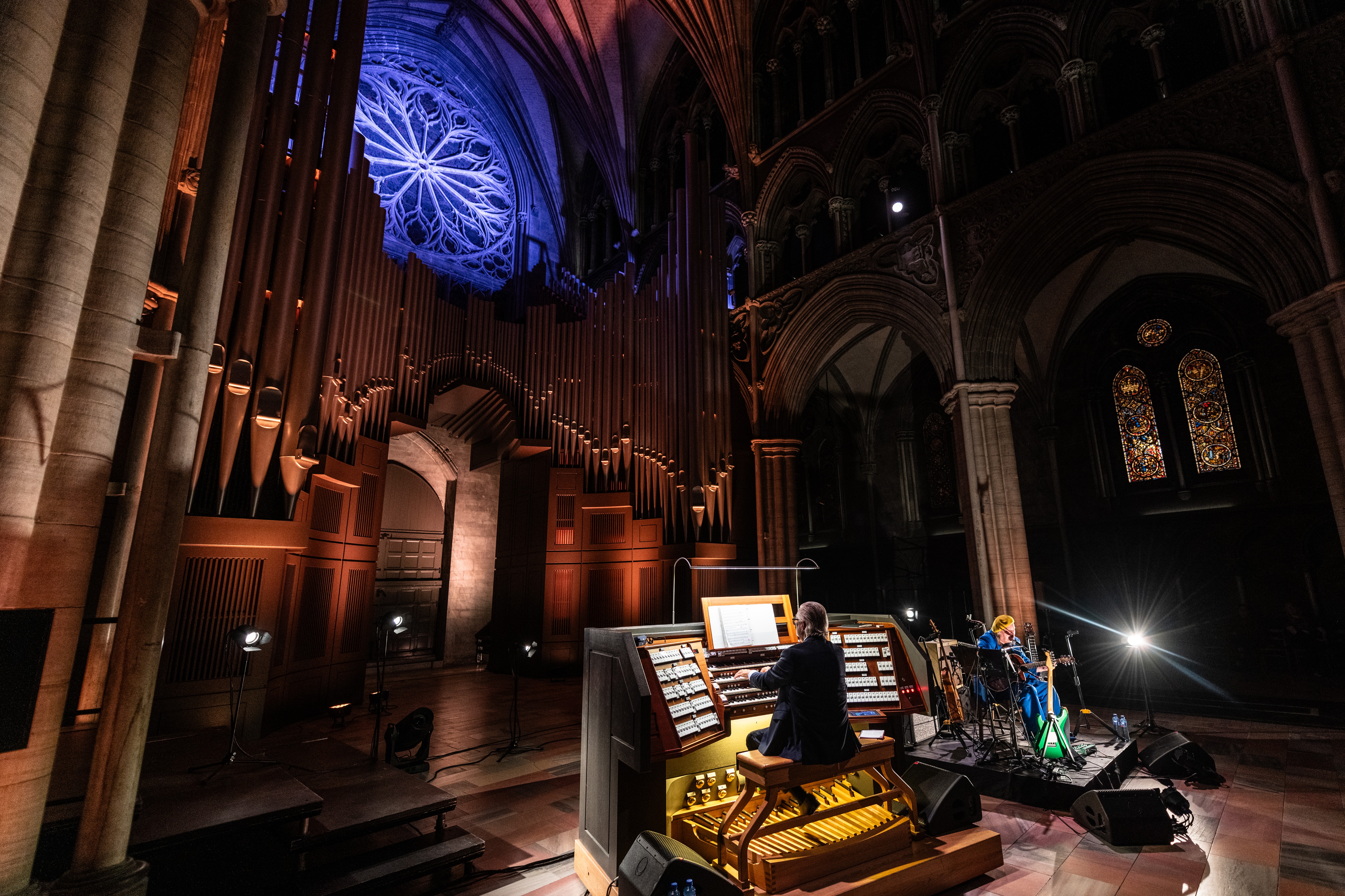 Duoen Kleive & Reiersrud har spelt i lag i fleire tiår. Her frå Olavsfest i Trondheim. (Foto: Esben Krogstad Kamstrup)
