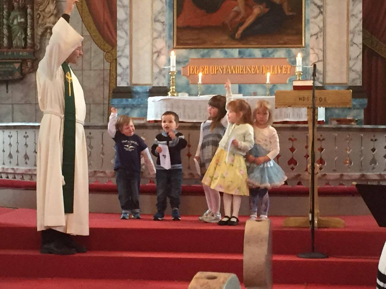 Gudstjeneste med 4-åringer i Os