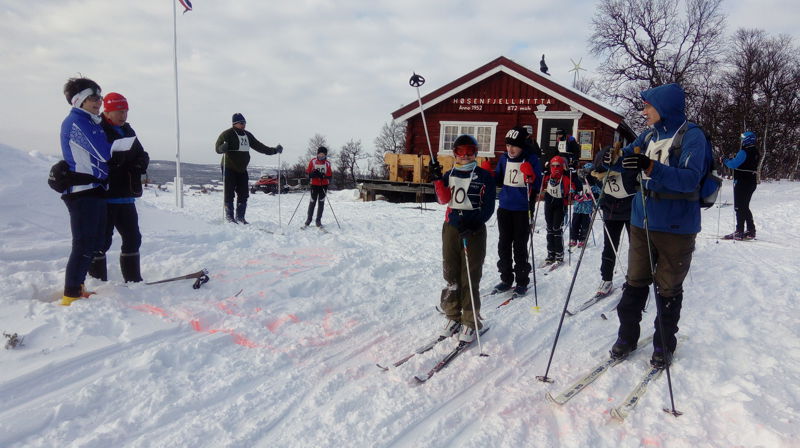 Sportsgudstjeneste og råkjøring på Høsenfjellhytta 6. mars.
