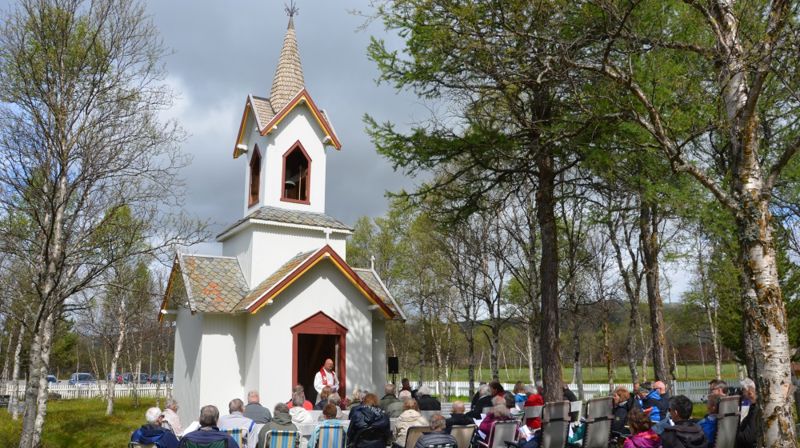 Klokkehus og kirkegård i Narjordet