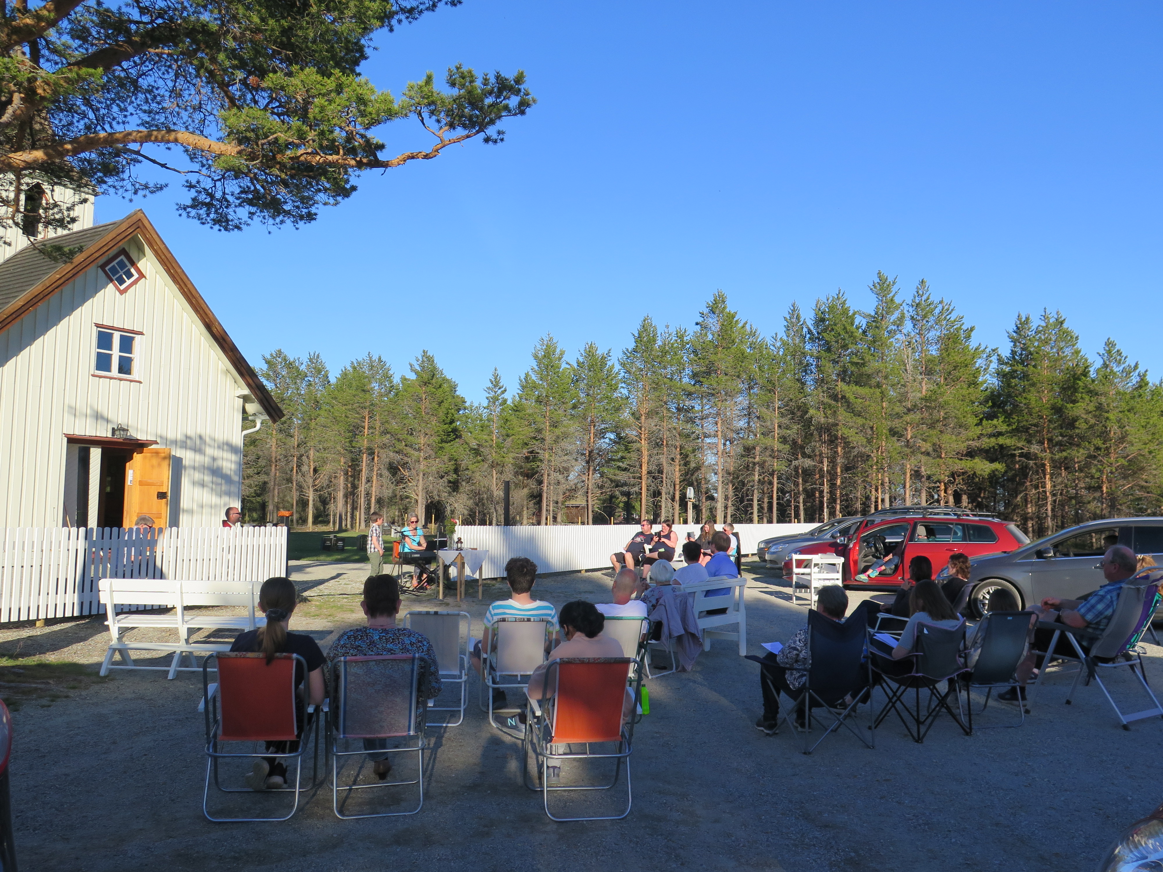 Pinsedagskveld ved Tufsingdalskirka