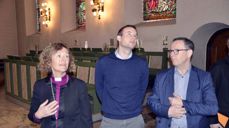 Biskop Kari Veiteberg og kirkeverge Robert Wright viste kirkestatsråd Ropstad rundt i Domkirken. Foto: Thomas Berbom