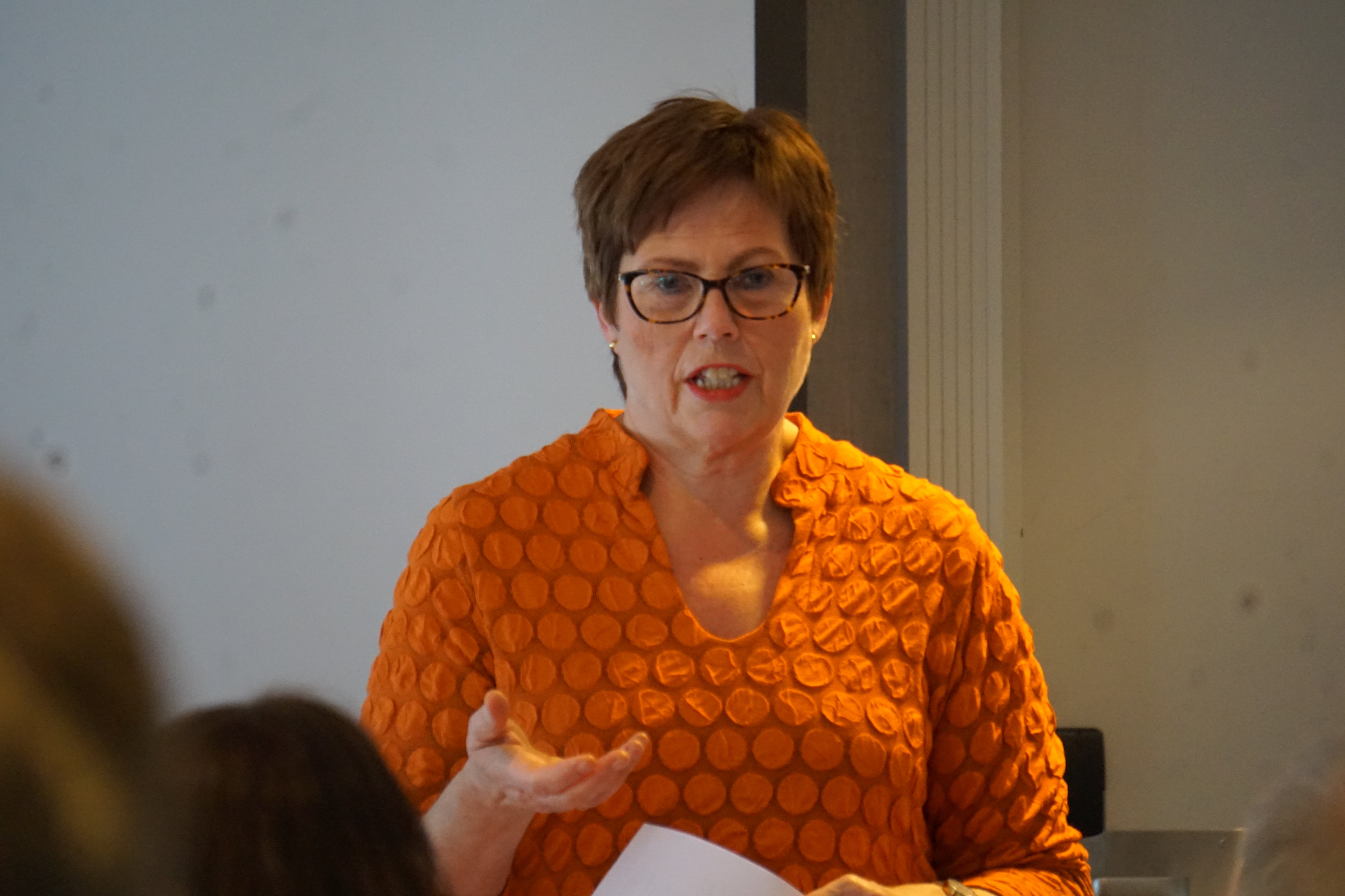 Kirkerådsdirektør Ingrid Vad Nielsen i dialog med kirkevergene og deres administrasjoner i Oslo, Bergen, Stavanger og Trondhjem.