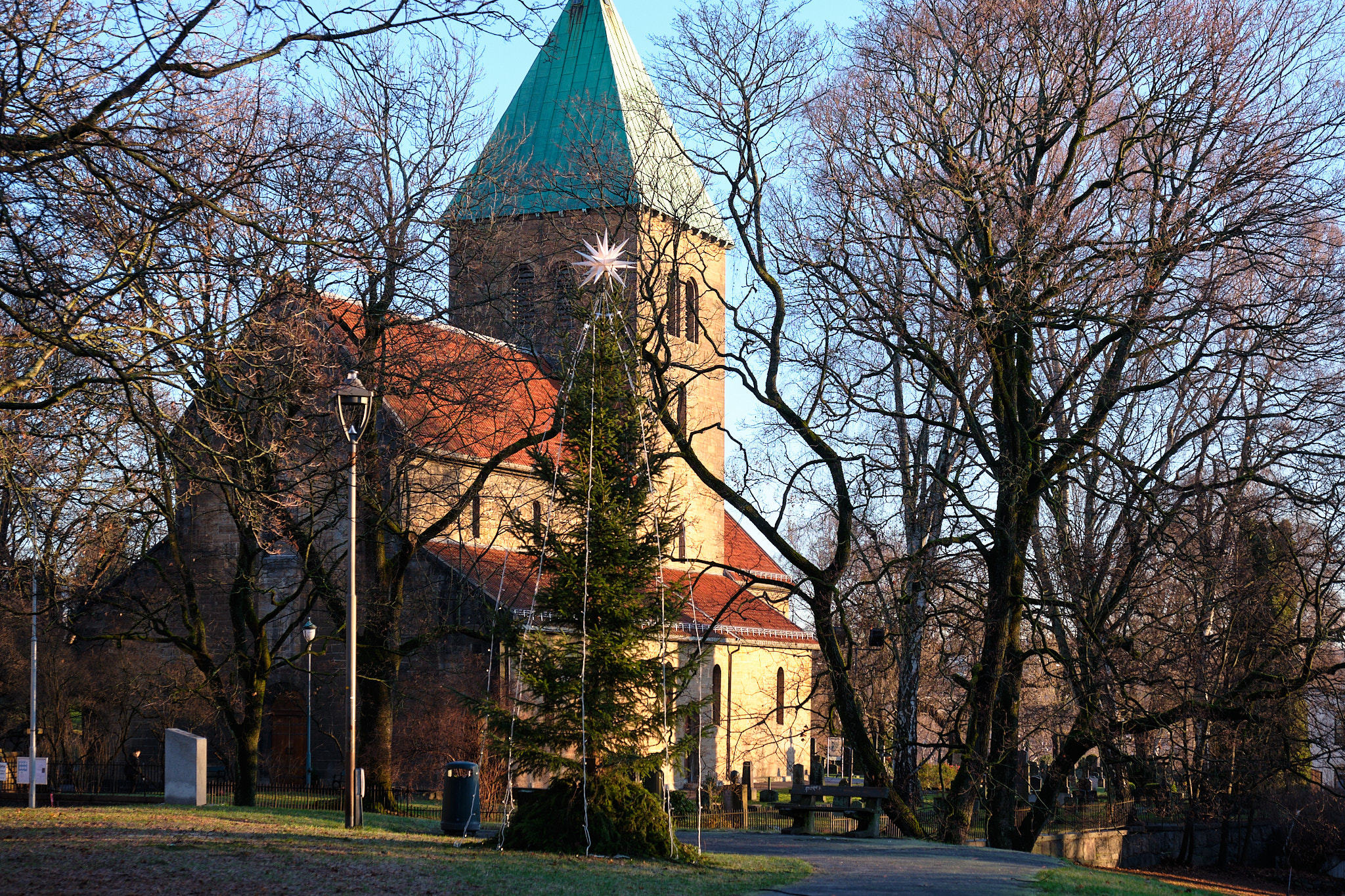 Gamle Aker kirke. Foto: Roger Jensen