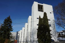 Sinsen kirke (bildet) er 50 år, Hasle kirke feirer 60.