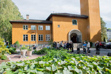 Ila kirke har fått egen klosterhage. Foto Helga Lindland.