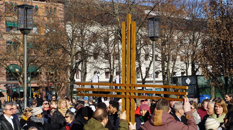 Fra korsvandringen påsken 2018 i Spikersuppa. Foto: KfiO/fft