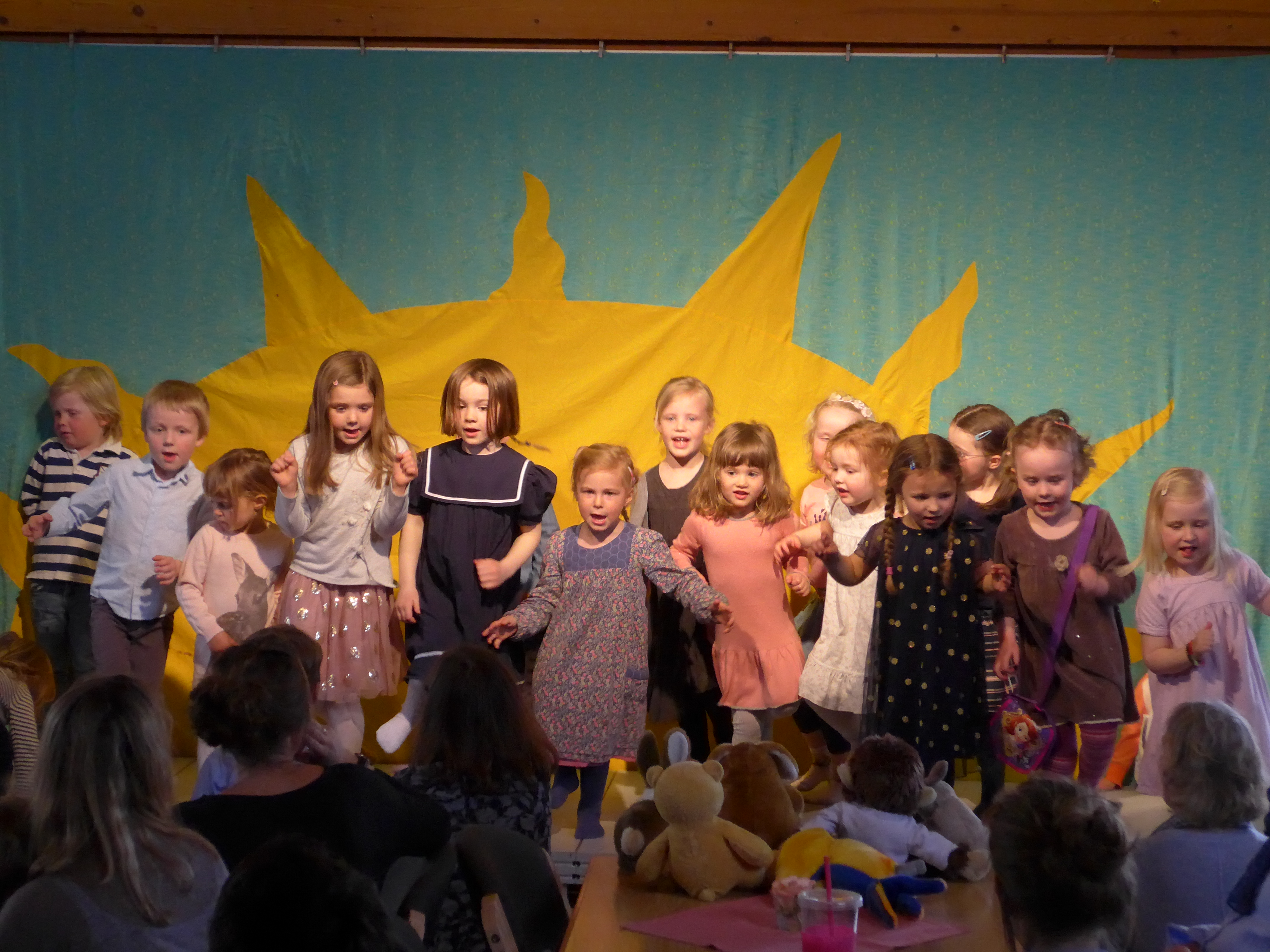 Fra konsert 20. april 2016 på menighetshuset. Foto: Einar Bondevik