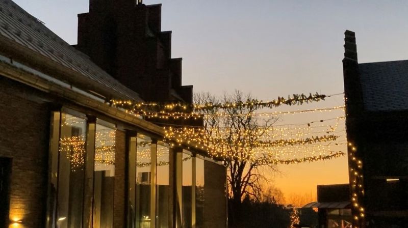 I julen 2020 møtes vi ved stallen