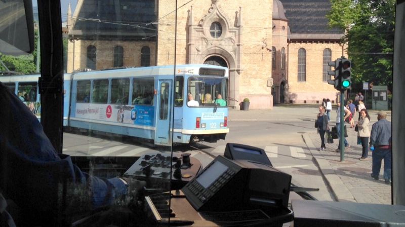 "Her skal kirken ligge," har aldri Karl Johan sagt, men her ligger den ved Stortorvet