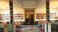 Her er noen av objektene som selges til inntekt for Just Unity  (foto fra kunstnerens atelier)