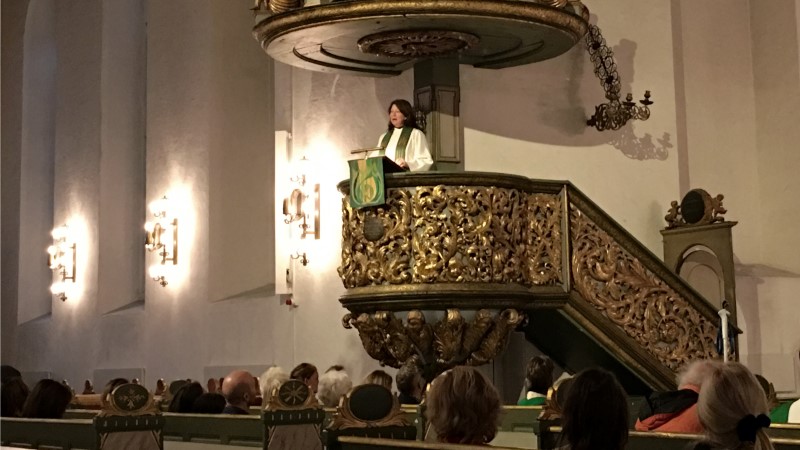 Sykehusprest Kjersti Håland preker om raushet