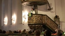 Sykehusprest Kjersti Håland preker om raushet