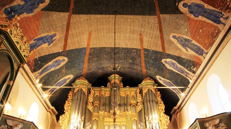 Evangelists and prophets in the West nave above the gallery