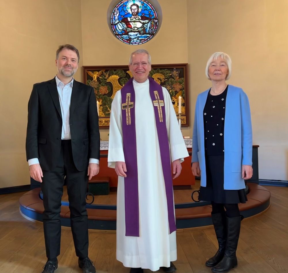 Organist Olav Morten Wang, Roald-Einar og kirketjener Solfrid Larsen.
