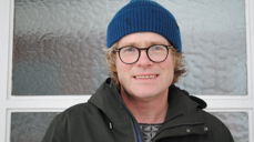 Steinar Skjerdingstad er både prestesønn og presteektefelle – men likevel ikke blind for kirkens utfordringer. Foto privat