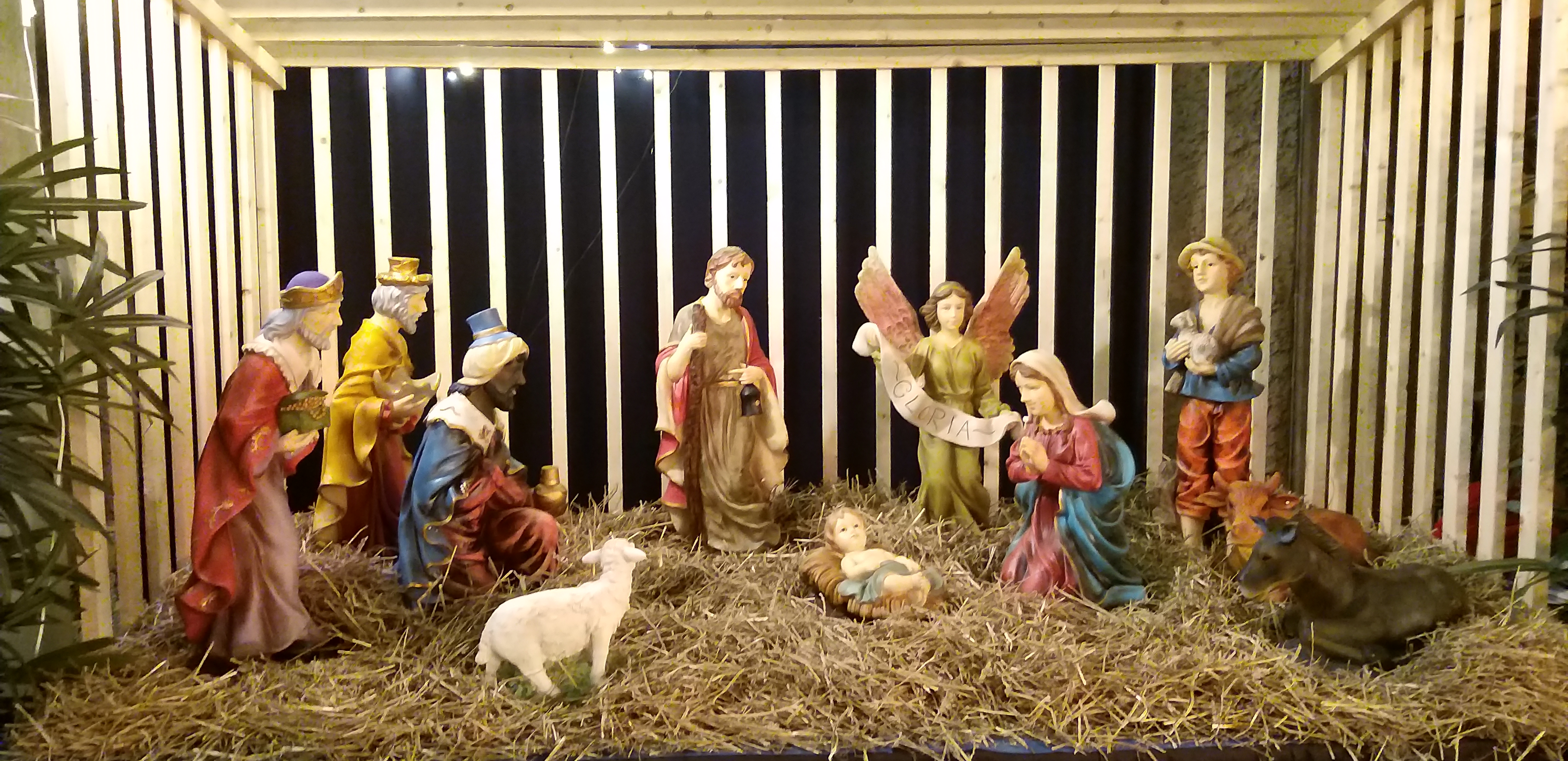 Kom innom og se vår fine stall i Sinsen kirke i åpen kirke onsdager kl. 14 - 16 og søndager kl. 11 - 13