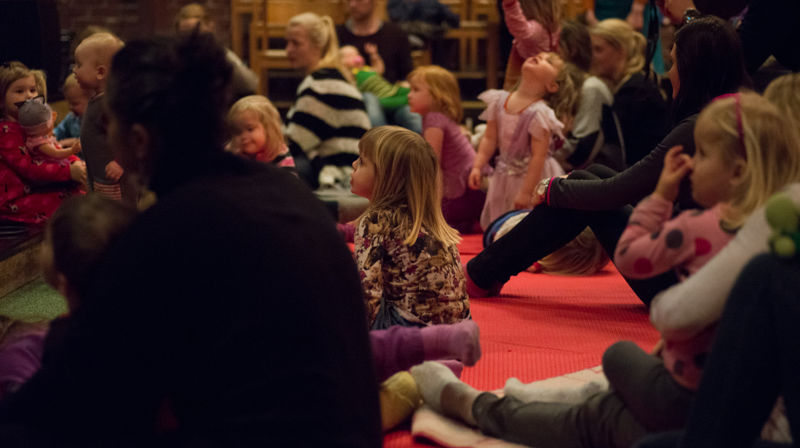 Konsentrerte tilhørere på God natt-konsert. Foto: Kristin Frøsland