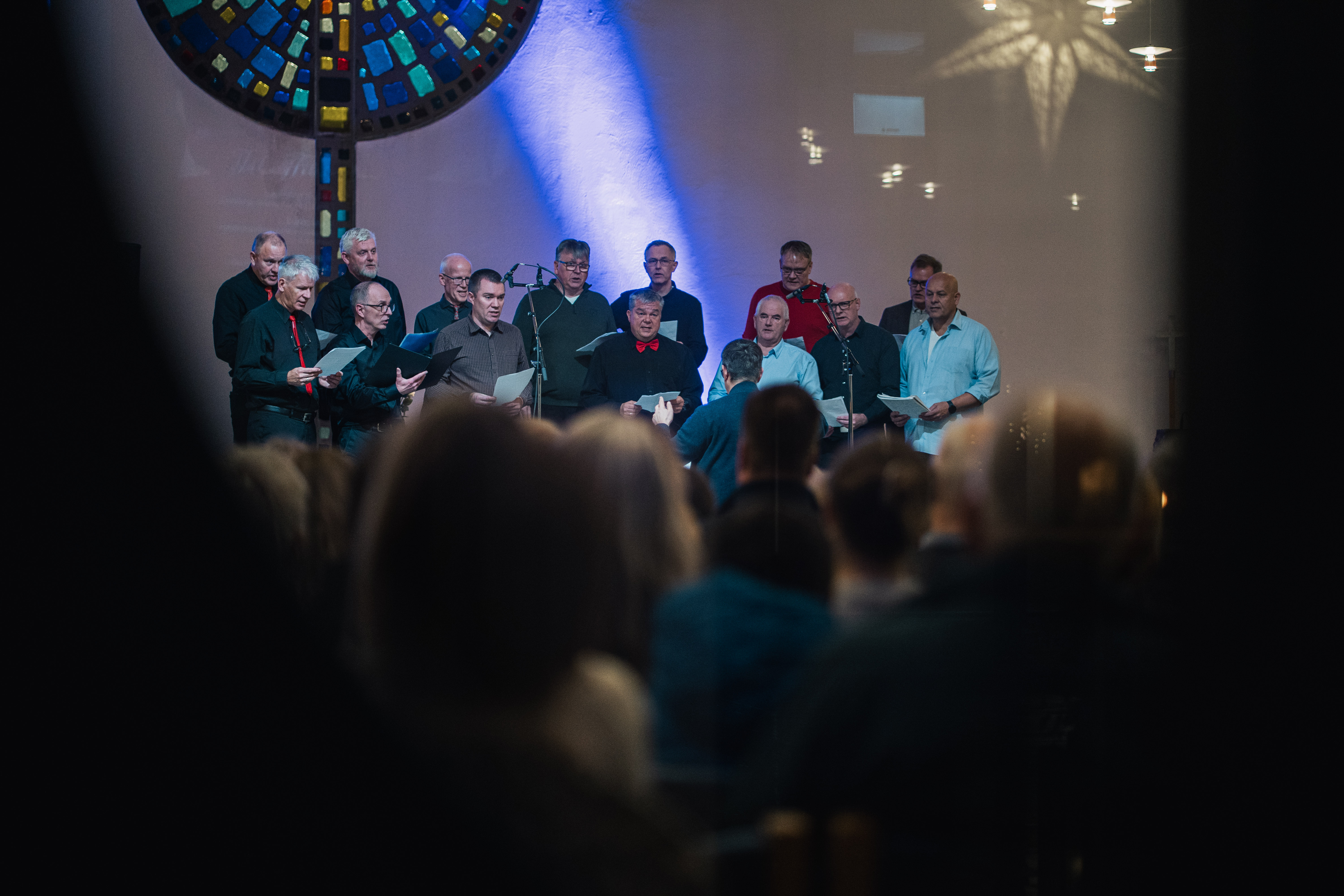 Når kyrkjene syng jula i møte