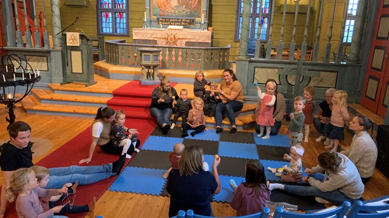 Småbarnsong i Blomvåg kyrkje