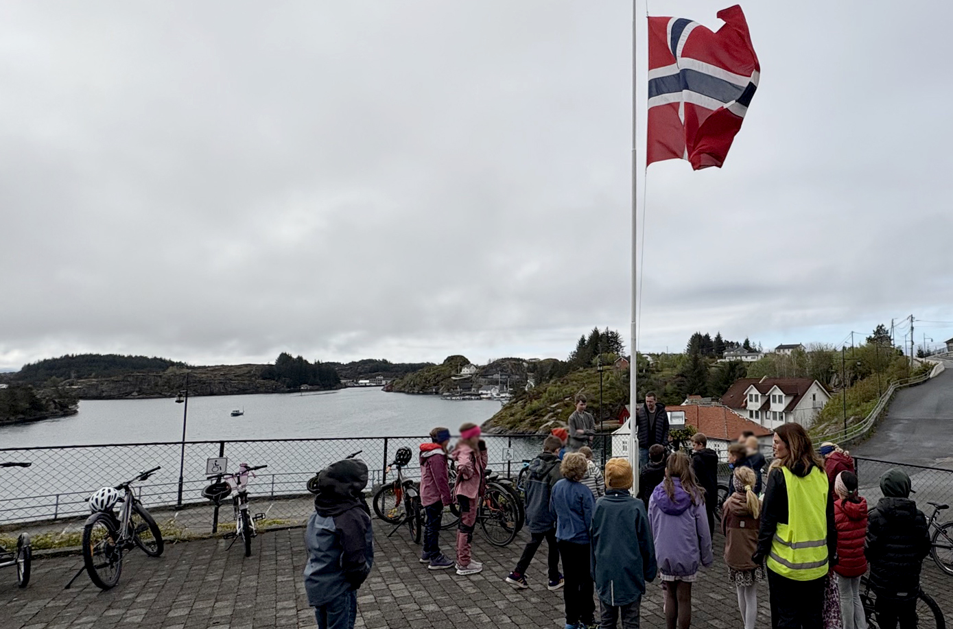 Elevar på kyrkjebesøk