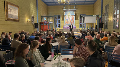 Fullt hus og fulle hjarte på fellesskpskveld