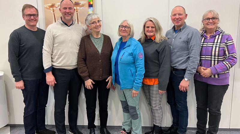 Prost Jan Tommy Fosse, fellesrådsleiar Gisle Kårbø Rong, Kirsten Marie Angeltveit Kjølen, Anne Grete Hareide, Ingvill Kvalsnes Blom, Arvid Nese og Torill Selsvold Nyborg