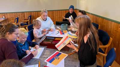 Små og store samla til god stemning i Kausland
