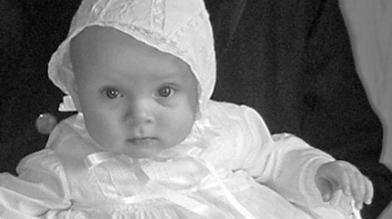 Med dåpslua på snei - Foto: Saskia Aleida Van Veen