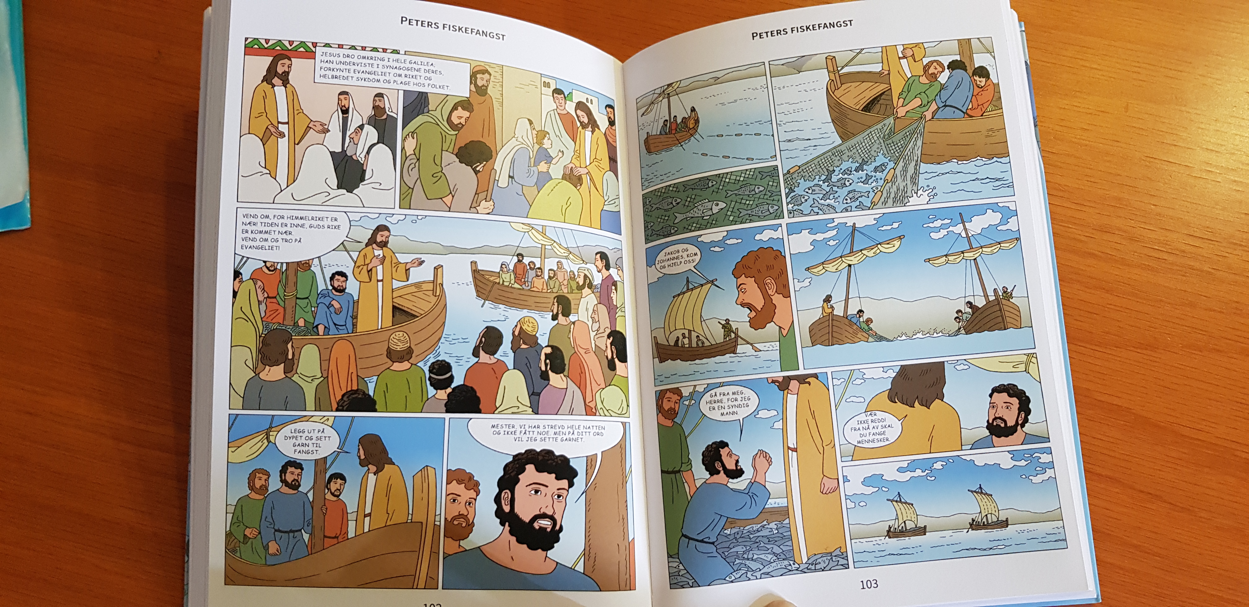 Utdeling av barnebibel