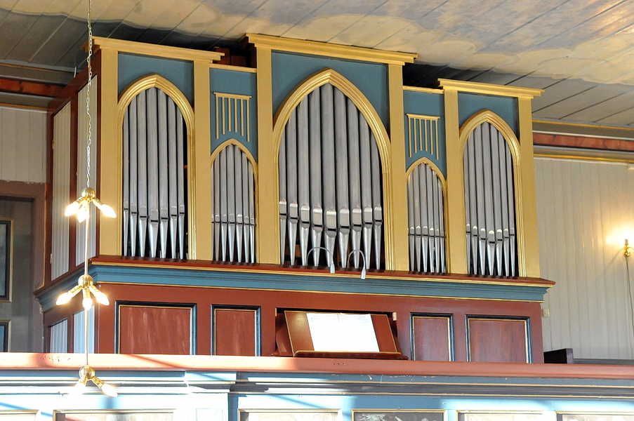 Orgeletpå Geitastrand som ble bygd til Børsa kirke i 1905.