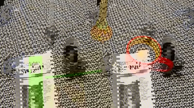 Menighetsbladet, levende ly og en kaffekopp