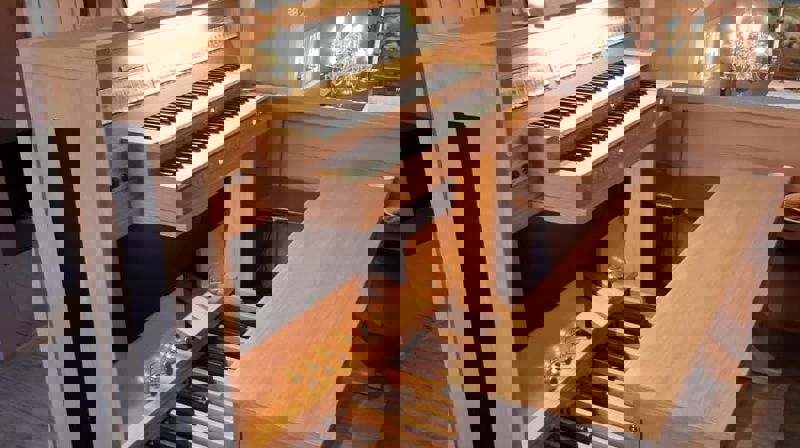 Nytt elektronisk orgel , Leirskogen Kyrkje